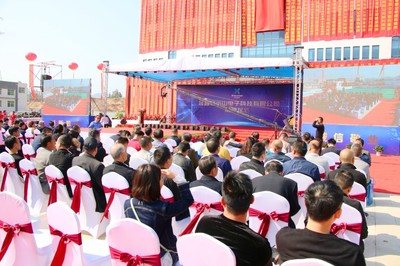 情怀铸就实业梦，初心照亮家乡路